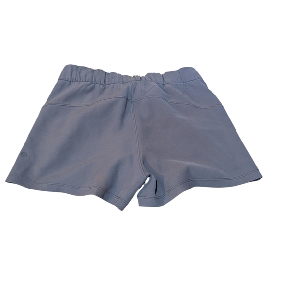 Lululemon On The Fly Short Woven 2.5" Moonwalk Soft Steel Grey size 6 Athleisure - Picture 3 of 5